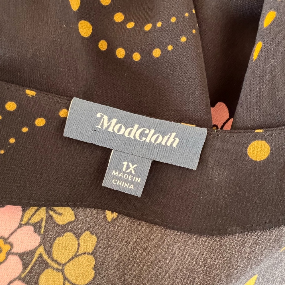 PLUS SIZE MODCLOTH VINTAGE STYLE EVERYTHING‎ & MORE BLACK FLORAL ROMPER JUMPSUIT - Picture 11 of 13